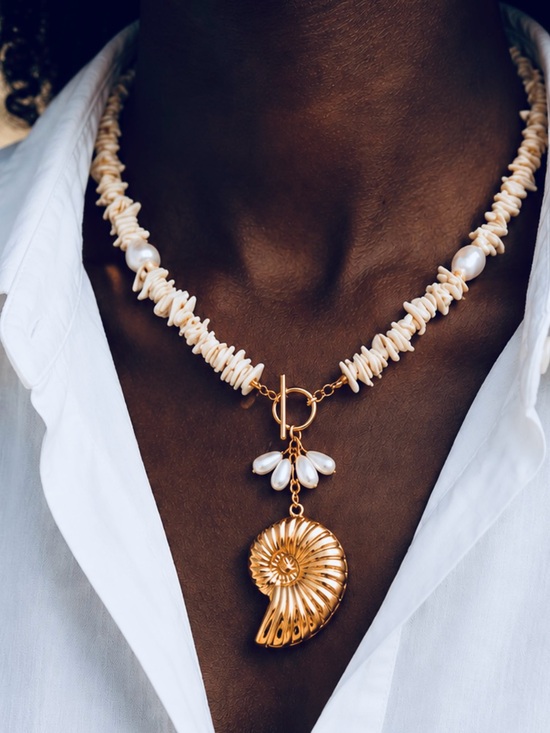 Jewelry - New! Coastal Neutral Beaded Pearl Gold Shell Necklace NWOT